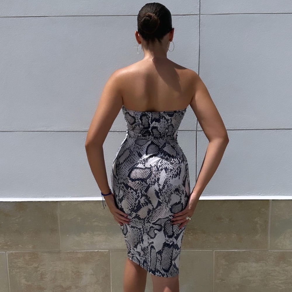 π₯Brand New π Gorgeous Snake Feels Dress π - Picture 13 of 15